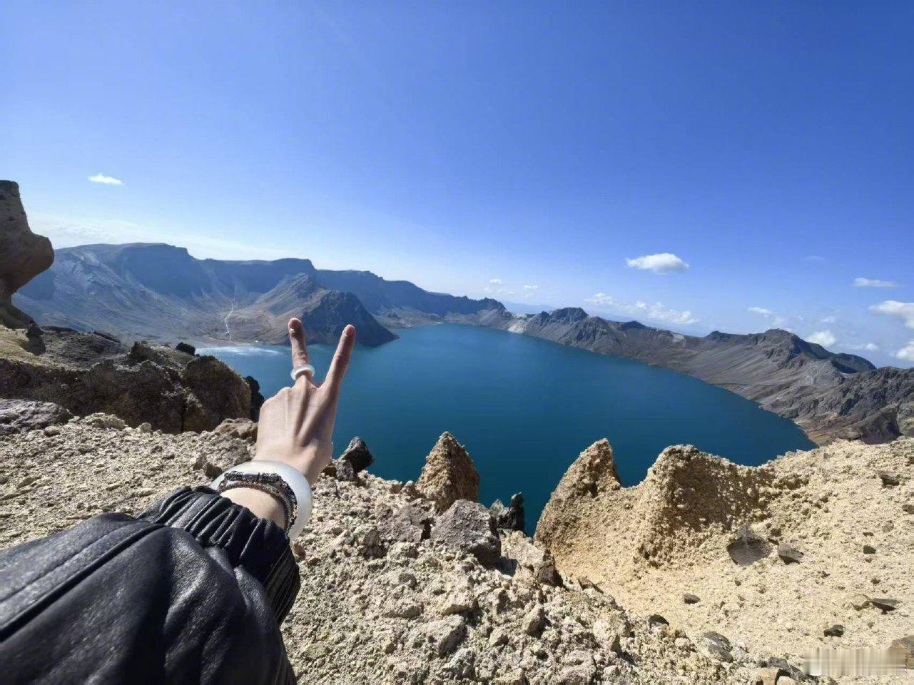 杨幂冬至plog 节气博主营业，又发旅行明信片啦，姐姐冬至快乐，多穿衣服多注意保