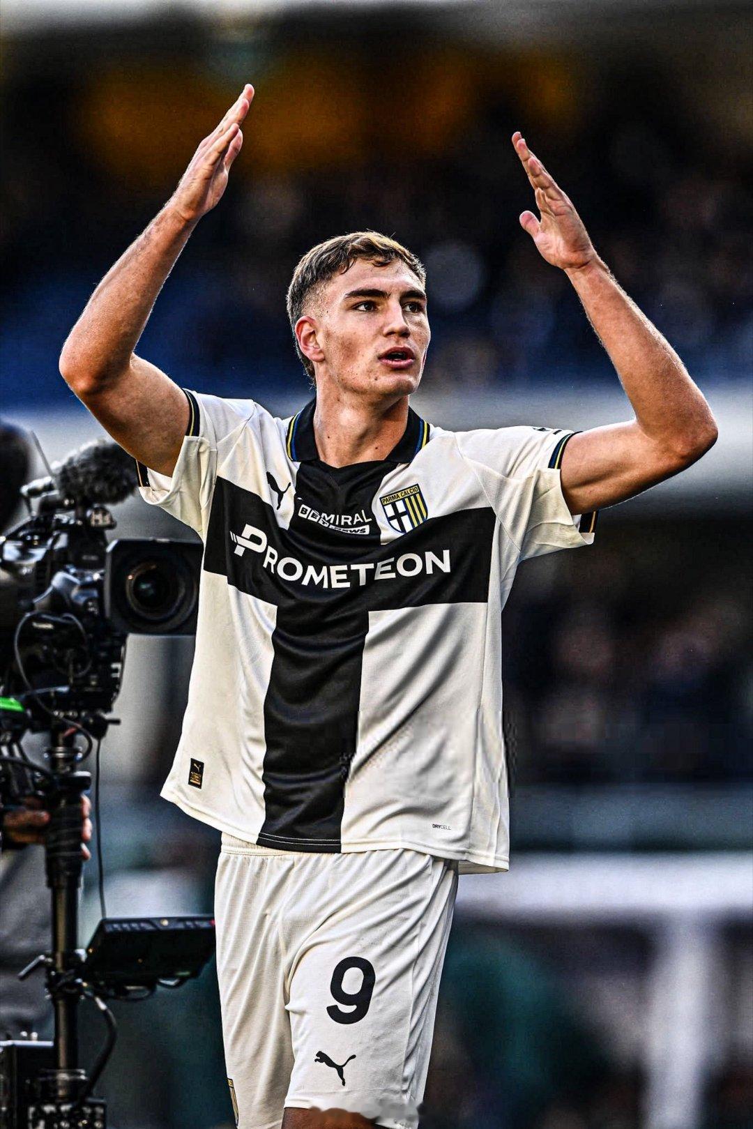 奥莱报道称，🤯🇦🇷🇪🇸 马特奥·佩莱格里诺有机会在2026年入选西班牙