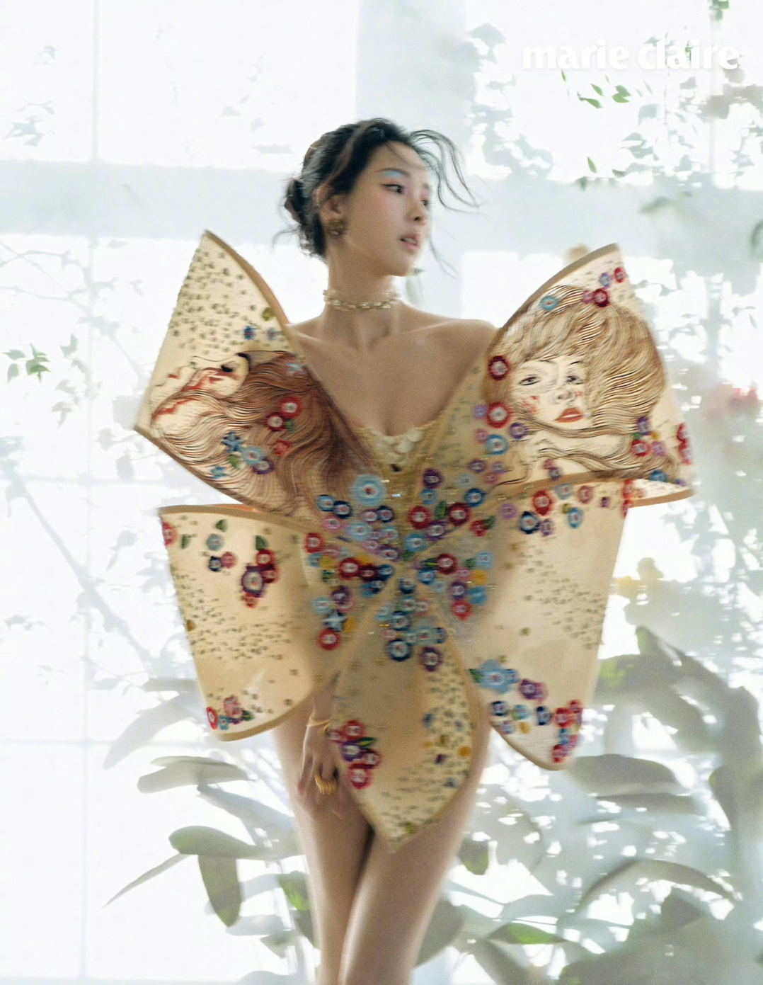 陈都灵解锁首本海外大刊，登上塞尔维亚版嘉人封面，好美丽的嘟嘟