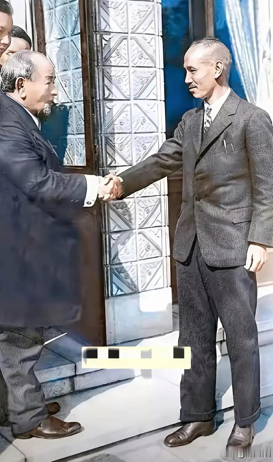 1927年日本，蒋介石与头山满的握手，藏着一段改变东亚格局的隐秘交易。彼时的蒋介