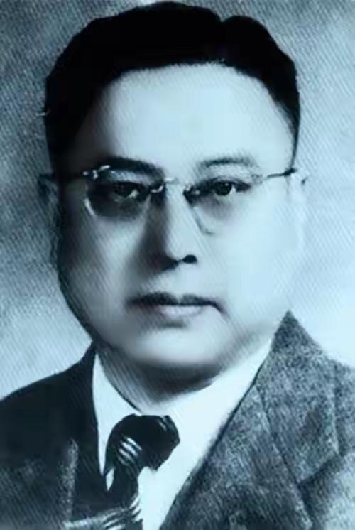 他是著名教育家的孙子，曾任南京副市长，父亲是革命烈士，官至副国级。你知道他是谁吗
