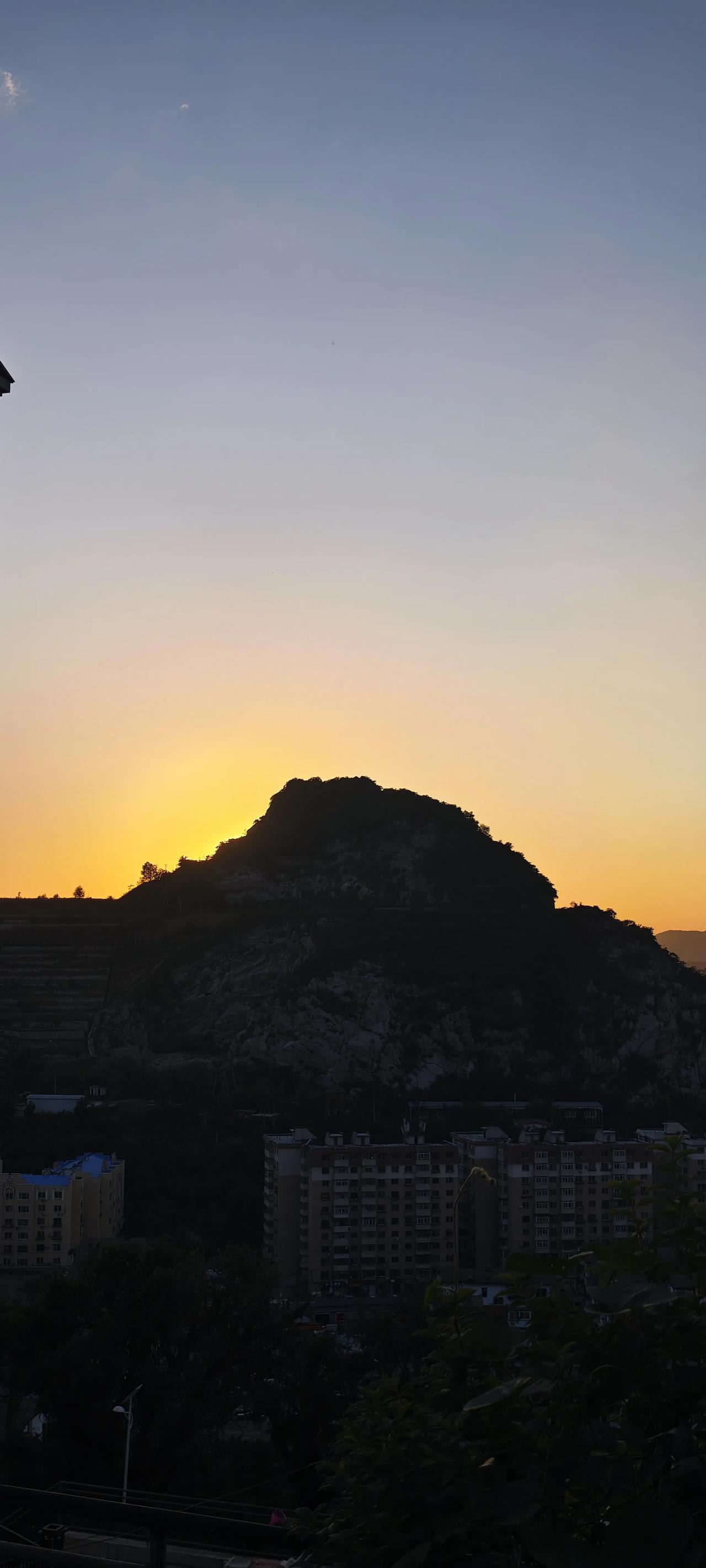 #来拍一下你那里此时的夕阳余晖吧#