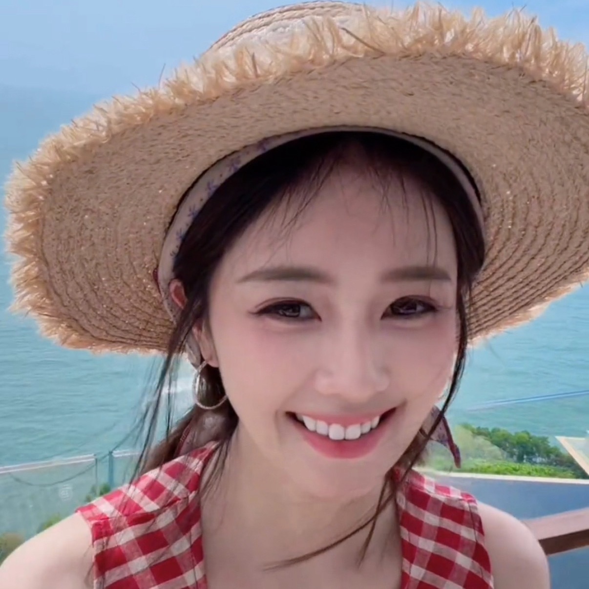 好喜欢看梦妍笑🥰好幸福🥰 