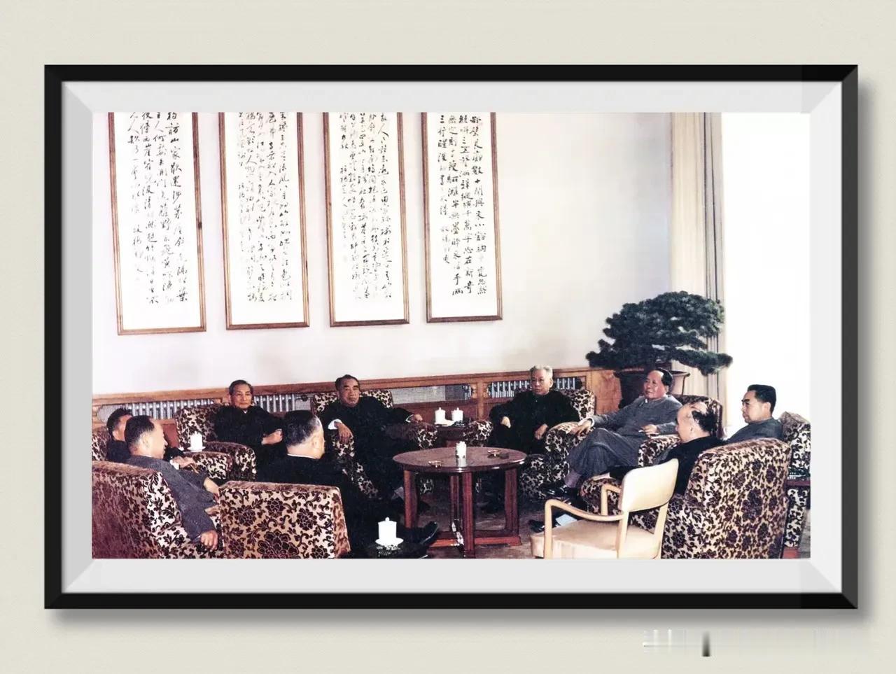 “五大书记”是指1945年中共七届一中全会选出的中央书记处五位书记，排名分两个阶