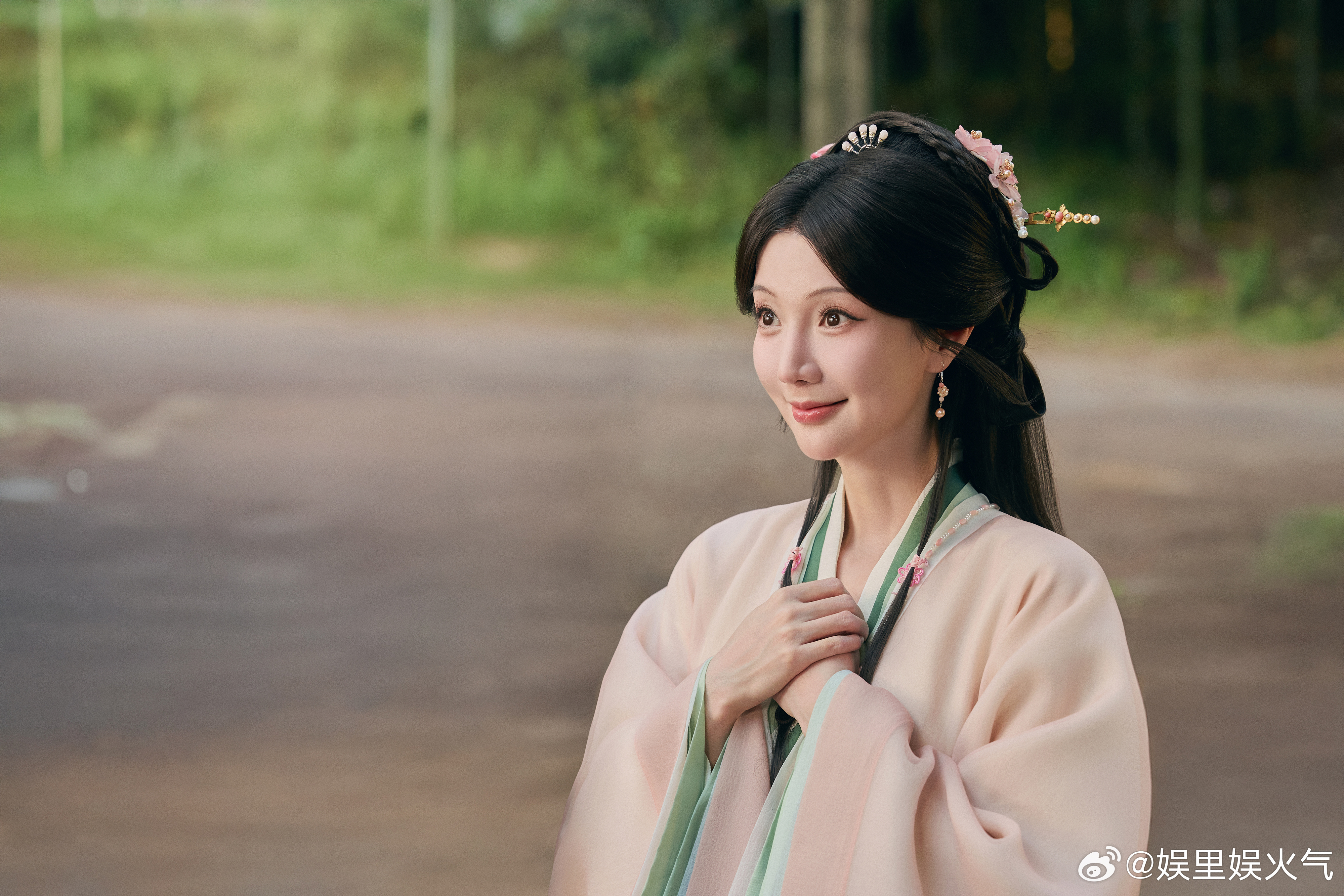 陶昕然郑雅文姑侄对峙太窒息了一场亲情与权谋的激烈碰撞，侄女难以原谅姑母的所作所为