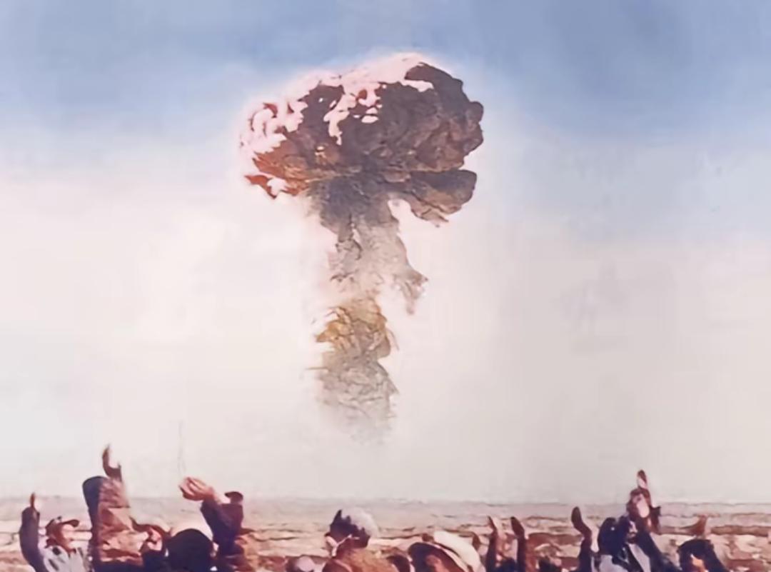 是你让我看见干枯沙漠开出花一朵