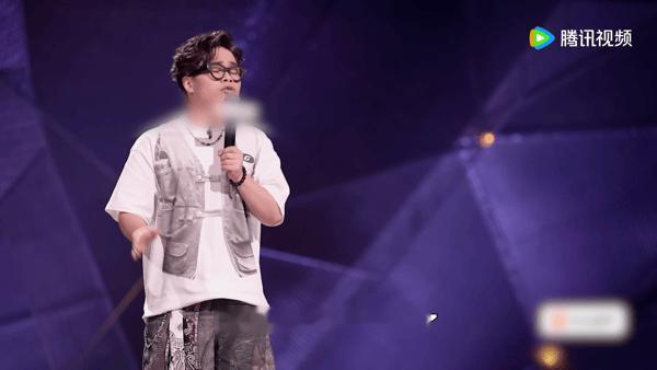 和高个子朋友出去被误以为是父子脱口秀和Ta的朋友们 被路人当成他儿子，我笑着没反