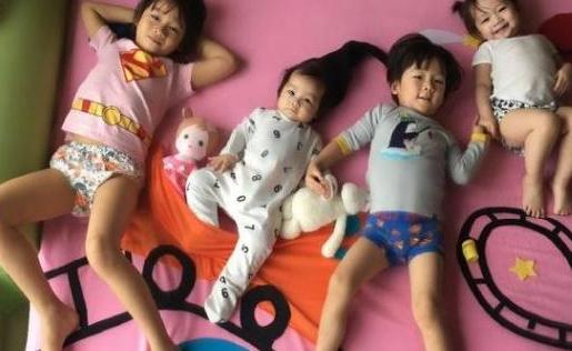 一名广东女子在经历了四次怀胎十月、四次分娩后，终于迎来了第四个孩子。出院当天，丈
