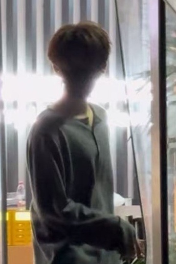 韩漫受标准喂奶服 
