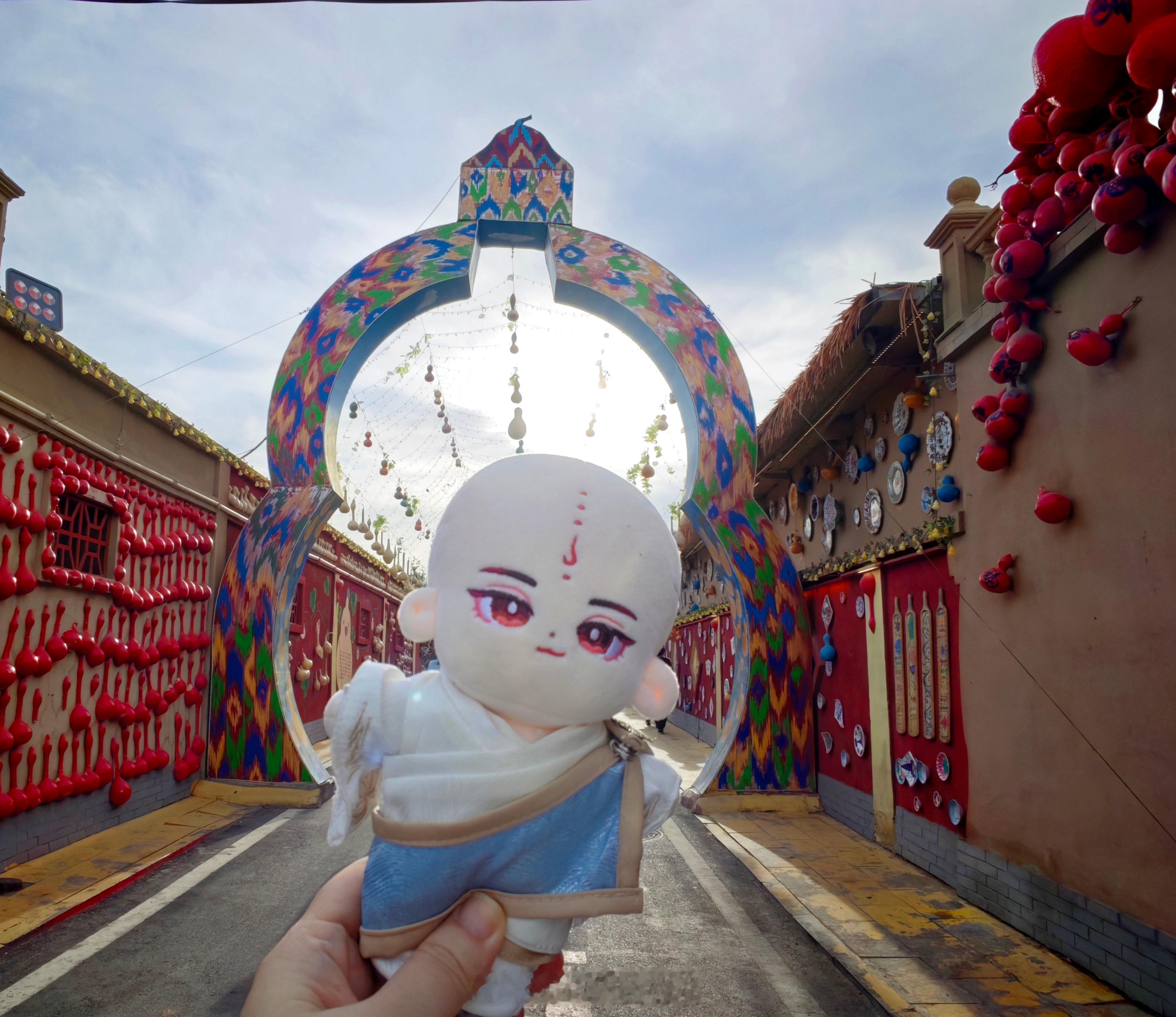 少年歌行超话夏日次元会少年歌行无心少年歌行 我太喜欢新疆的门了，每次看到都能吸引