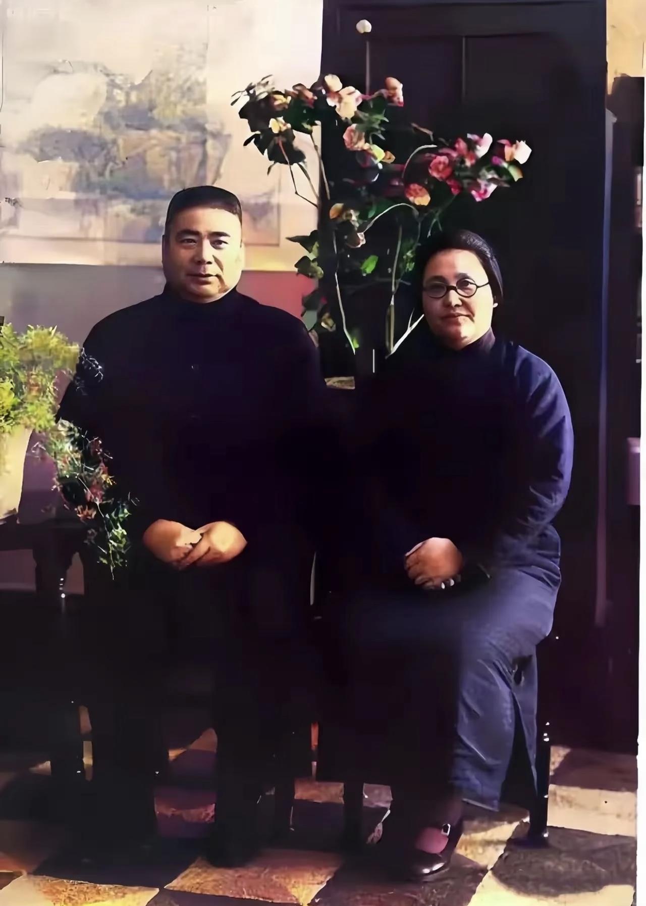 网传这张冯玉祥与夫人李德全的合影拍于1955年？纯纯胡扯。1948年冯玉祥受邀回