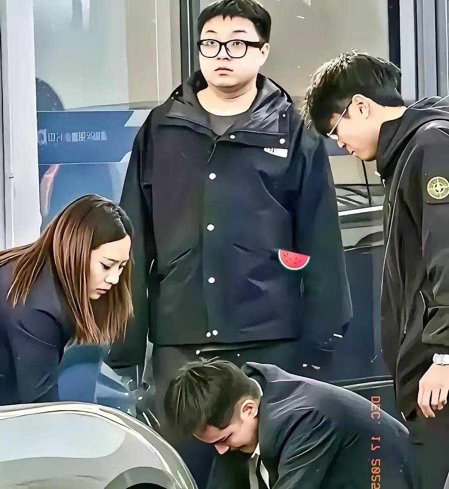 刚刷到这个销售的消息，直接愣了半天。前一秒说不定还在跟客户聊单子，盘算着这个月能