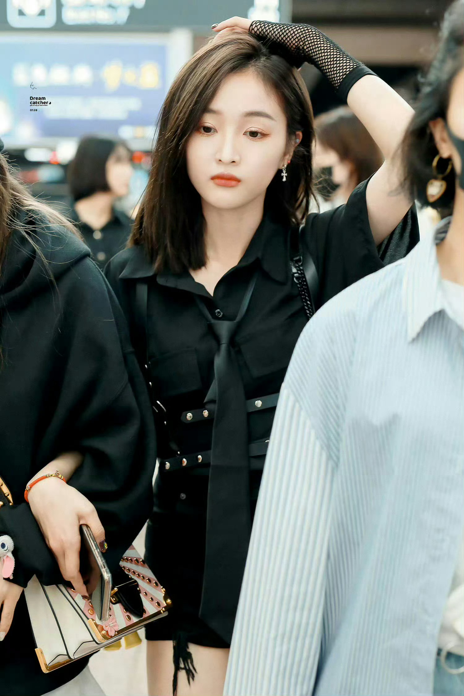 吴宣仪爱上另一个我 💙吴宣仪叶星星 【190810  |  北京🚝出发 饭拍