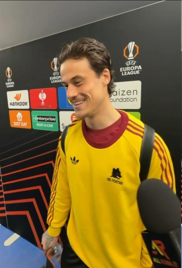 斯维拉尔赛后接受意大利天空体育采访+混合区采访：谈谈对贝尔纳代斯基的那次扑救？“