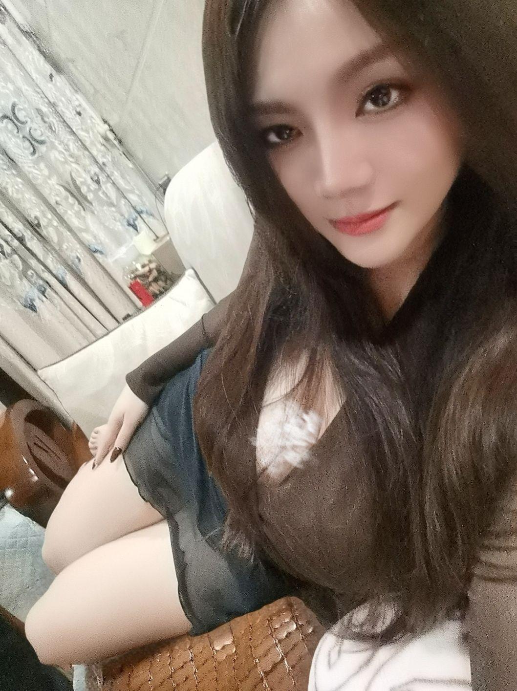 我看见了我的贪嗔痴慢疑 我也不纠结我是好人与否 我明白人格完善的过程是螺旋上升的