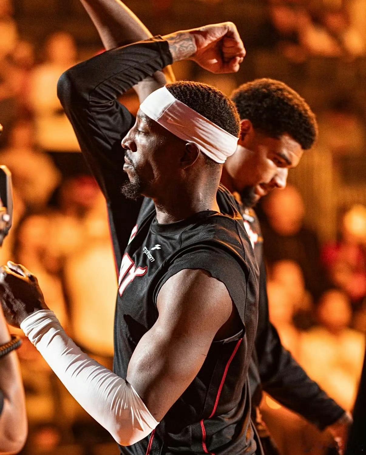 把双塔留在场上！热火vs独行侠