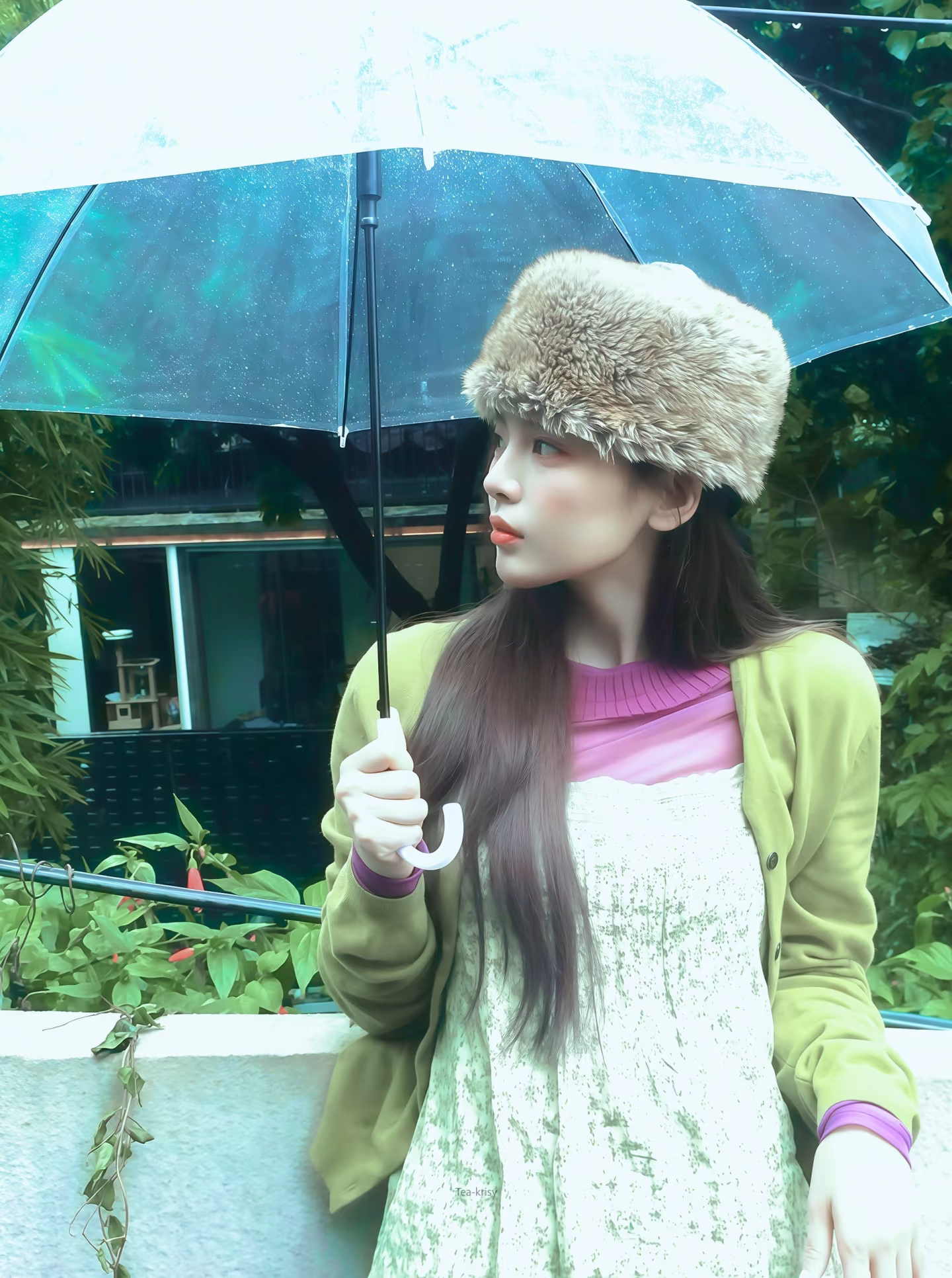 杨超越杨超越郑雨 ycy杨超越今天是太阳雨 “搅拌晚霞，望向丘山之上盛开的玫瑰，