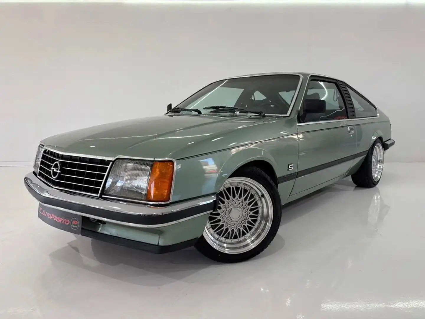 每日一欧宝。1981 Opel Monza S 3.0i