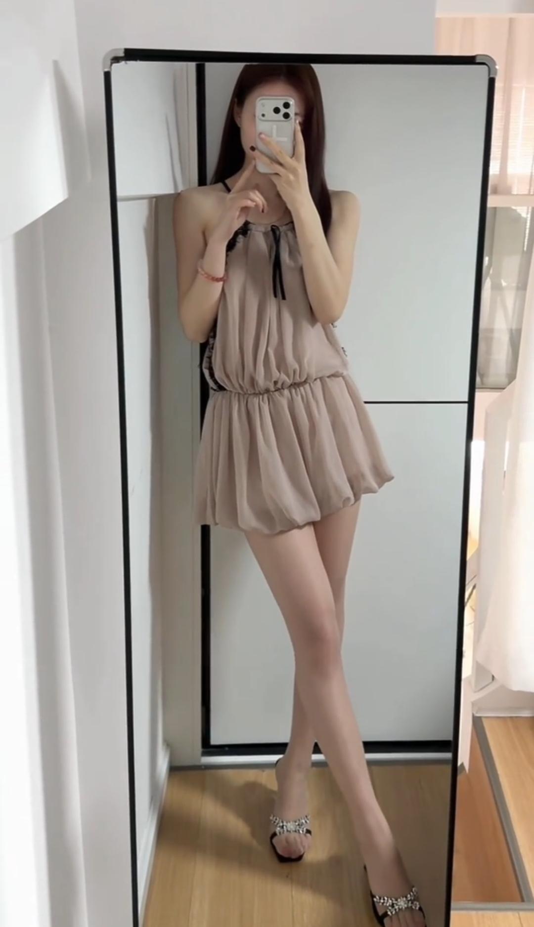 美女 小姐姐 穿搭 颜值 美腿