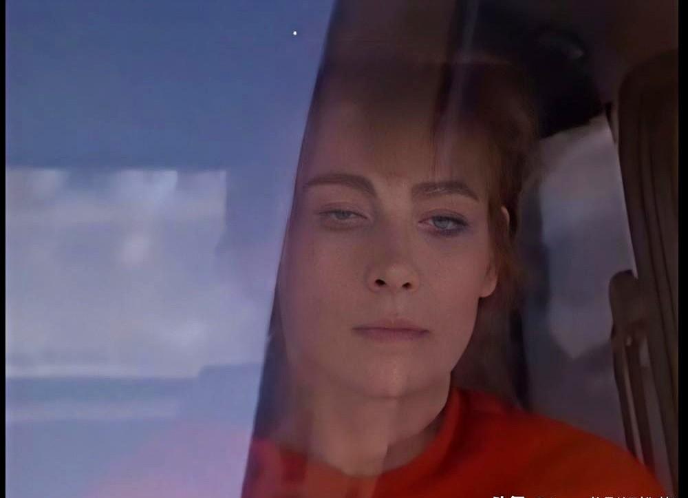 这双标玩得也溜了吧

拍了部“禁片”，转身就成了邦女郎？这操作真的绝了。

法国