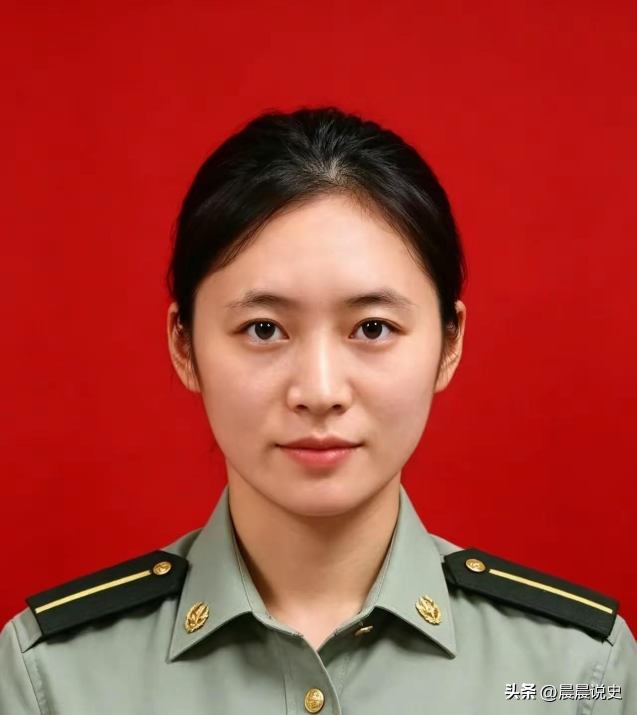 99后女枪王黄欣茹：在男兵堆里杀出的狙击冠军，把“红三连”金字招牌扛到底
 
很