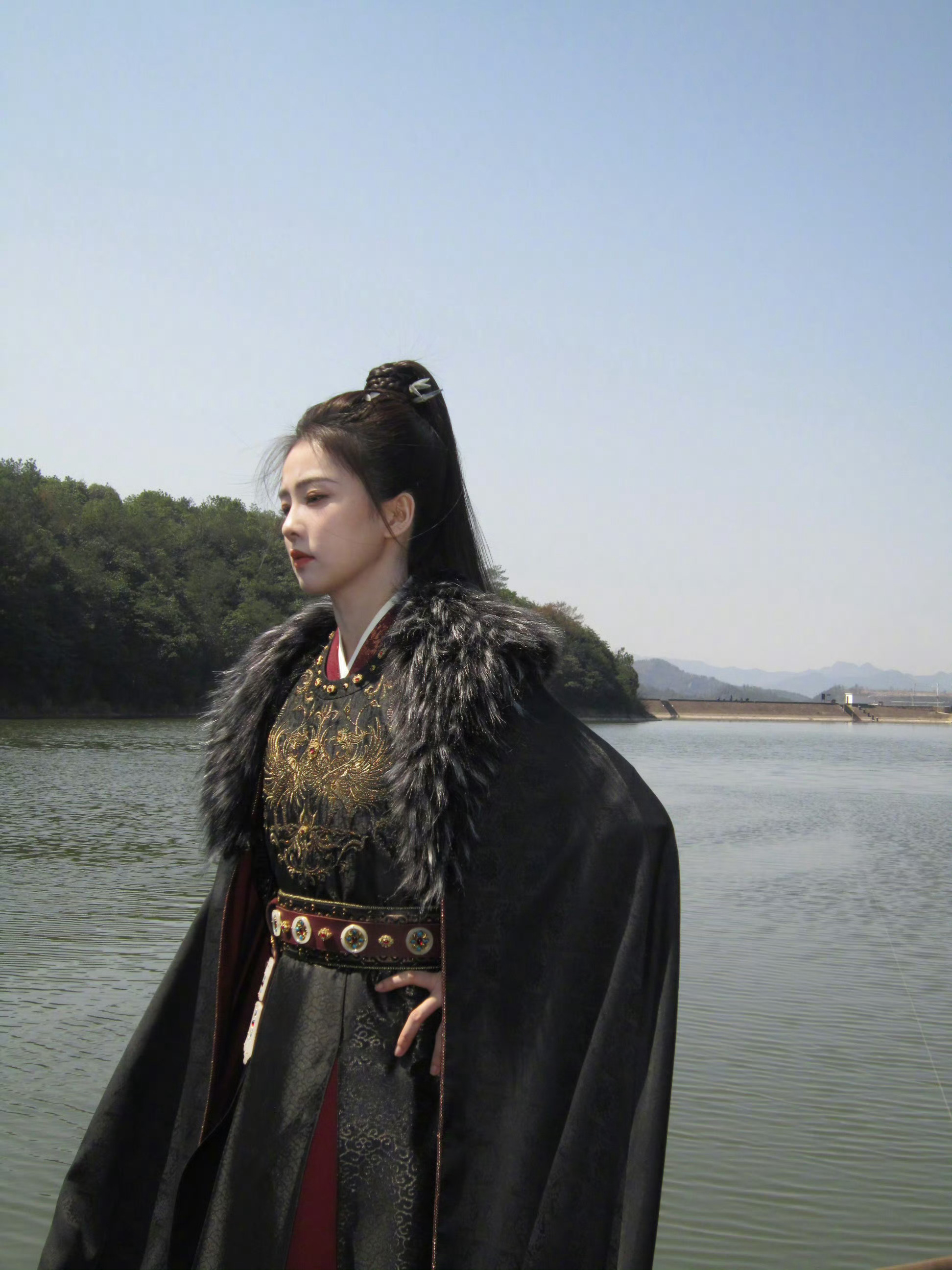 白鹿李佩仪18宫格白鹿醒了就发18宫格白鹿醒了就发18宫格营业，粉丝们太幸福了，