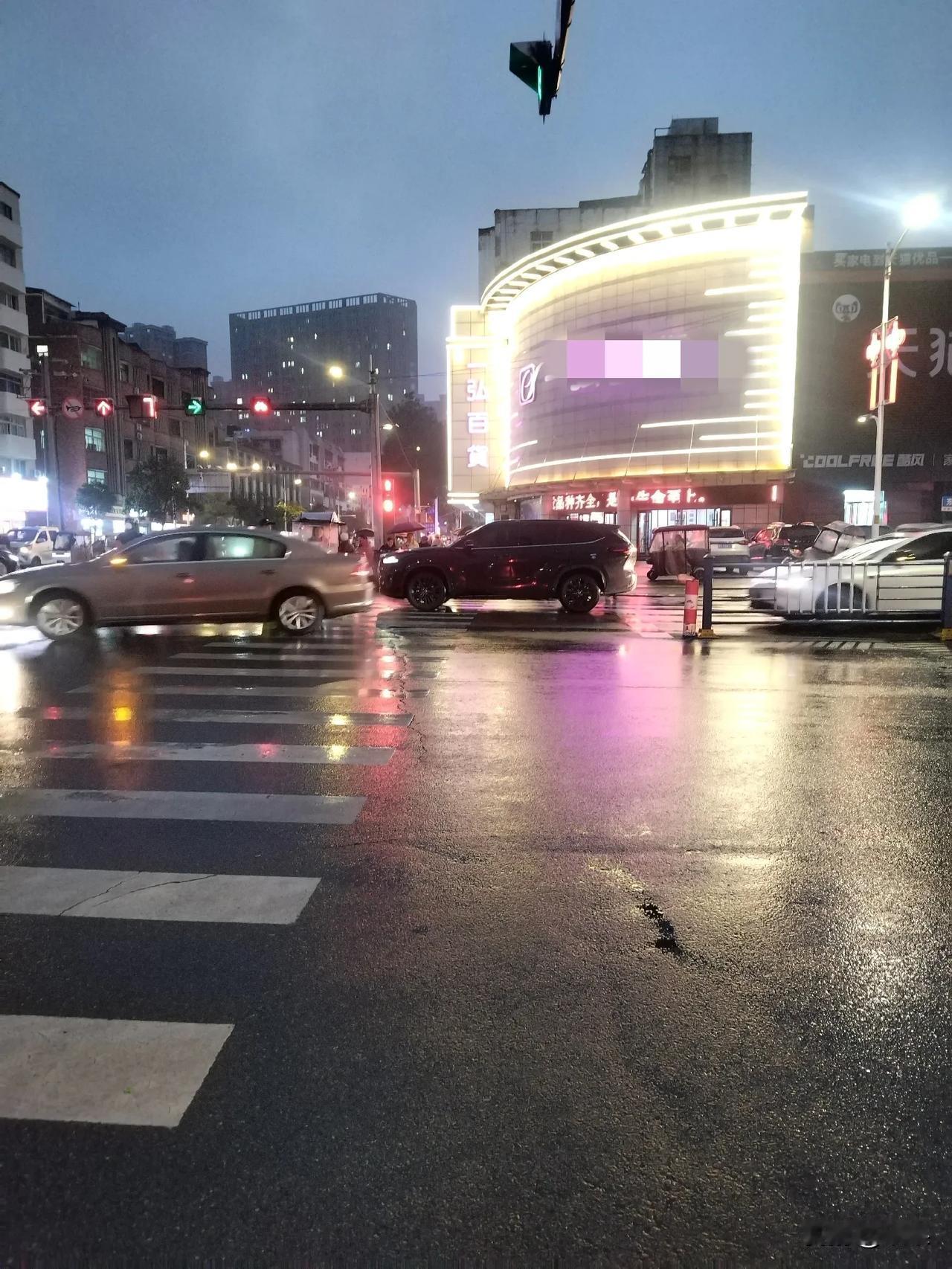 难为情啊，我在大城市竟然迷方向，我租房子旁边有一条路，我去多少次都记不住，看着明