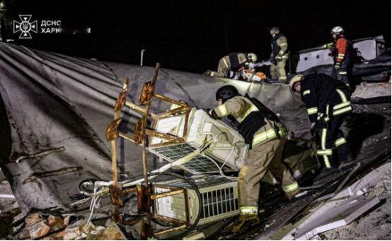 乌克兰全黑了！核打击前最后警告，俄军发射13枚“全球禁止”导弹！
 
最近乌克兰