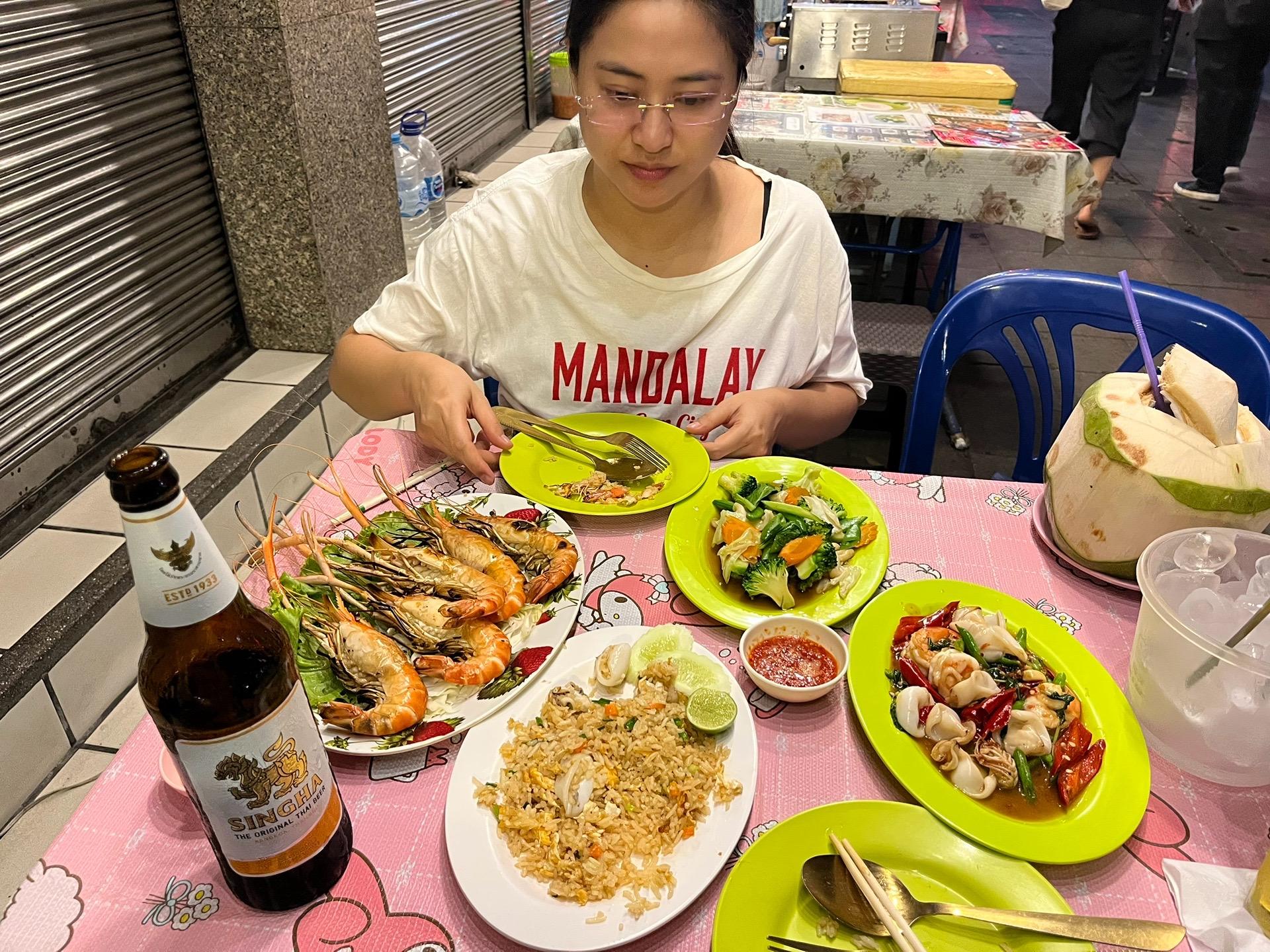 来泰国🇹🇭给你吃海鲜吃个够。