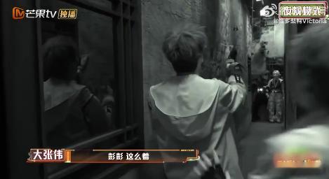 何老师平等地哄每个小孩密室大逃脱 何老师简直是《密室大逃脱》里的温暖担当！他一到