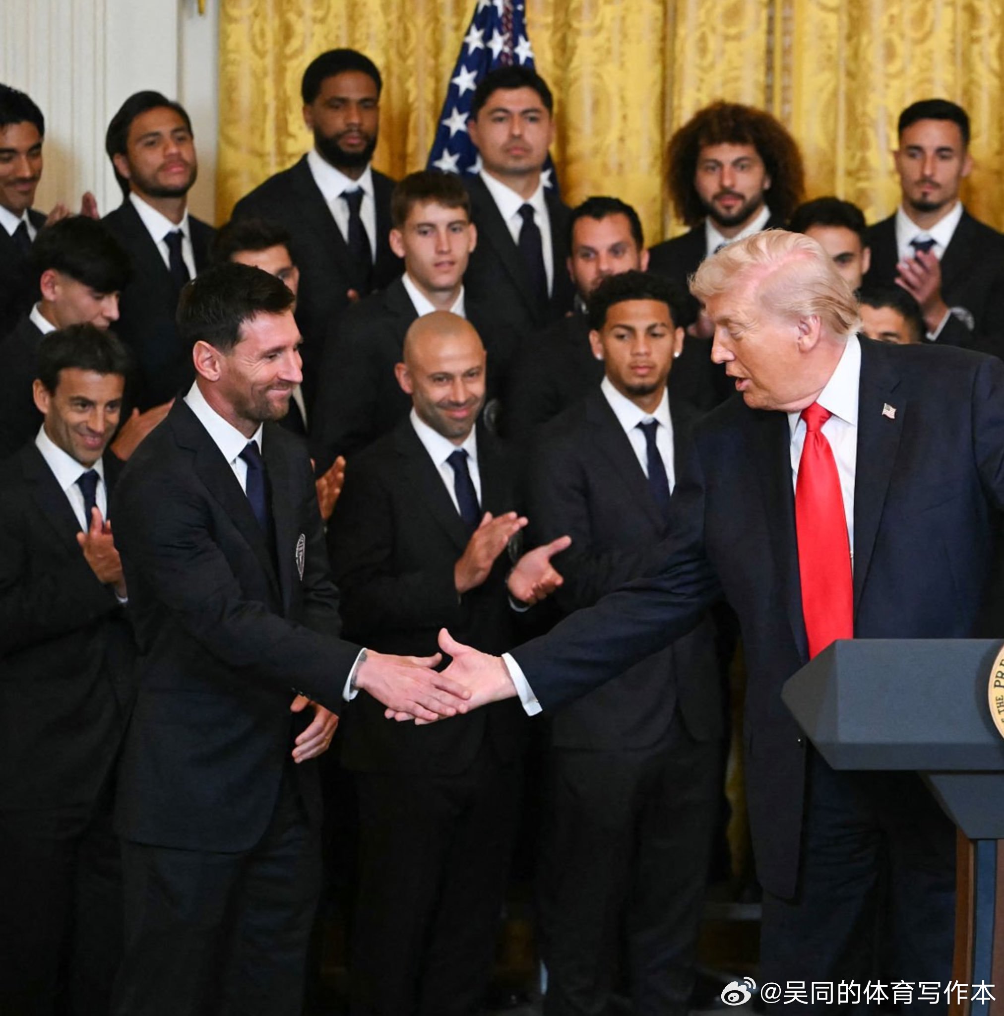 【黄金时代】川普拿拜登当时给梅西授予“自由勋章”，梅西没有来领，暗讽拜登：“我非