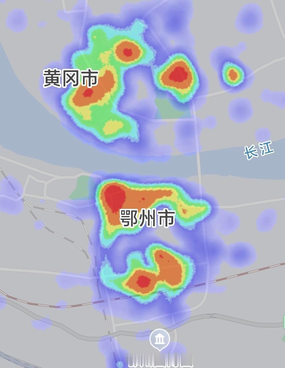 鄂州小，人却扎堆儿，机场一开，全城往那儿跑。
黄冈大，摊得开，五六个中心各自热闹