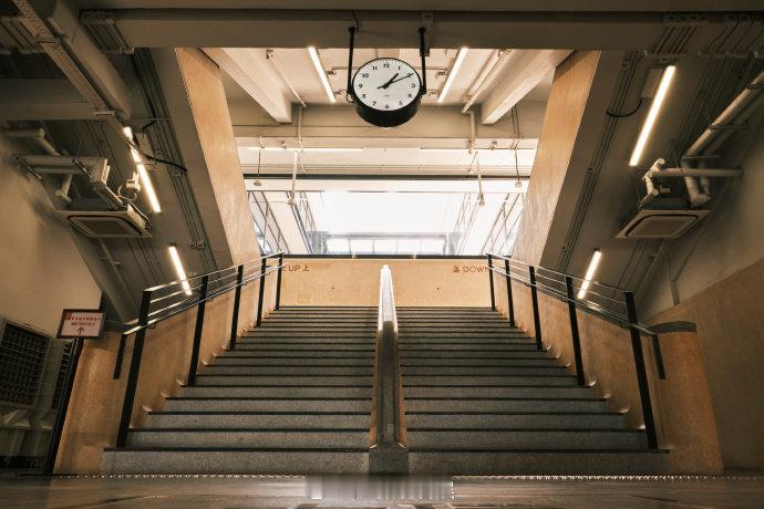 李现相机里的的香港支持李现全国巡拍 李现相机中的香港街景，每一张都展现出不俗的审