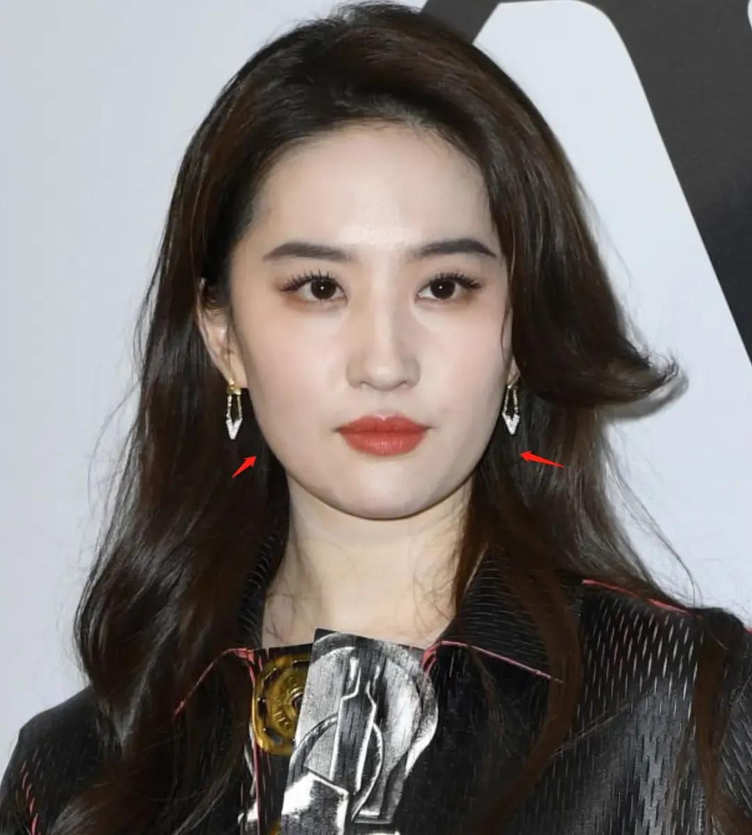 人老为啥脸先老？


一日，笔者去做理疗。恰逢一75岁老姐姐针灸，见其腰背及胳膊