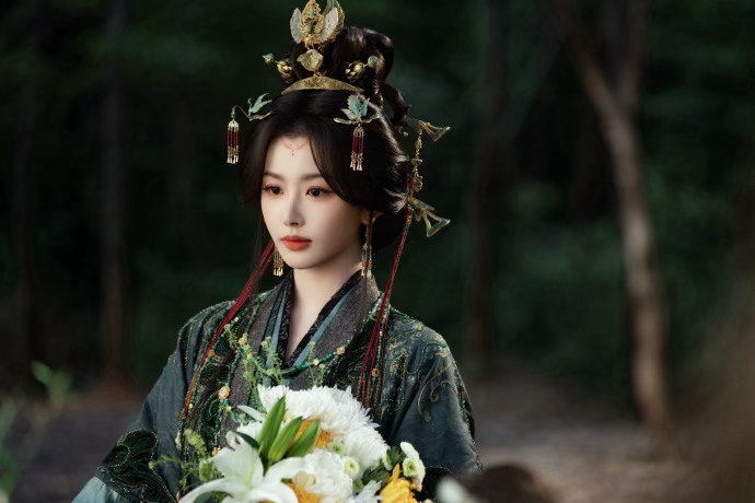 孔雪儿去哪儿进修的演技网剧昭阳公主 白切黑这种角色演不好容易浮夸，孔雪儿偏偏演得