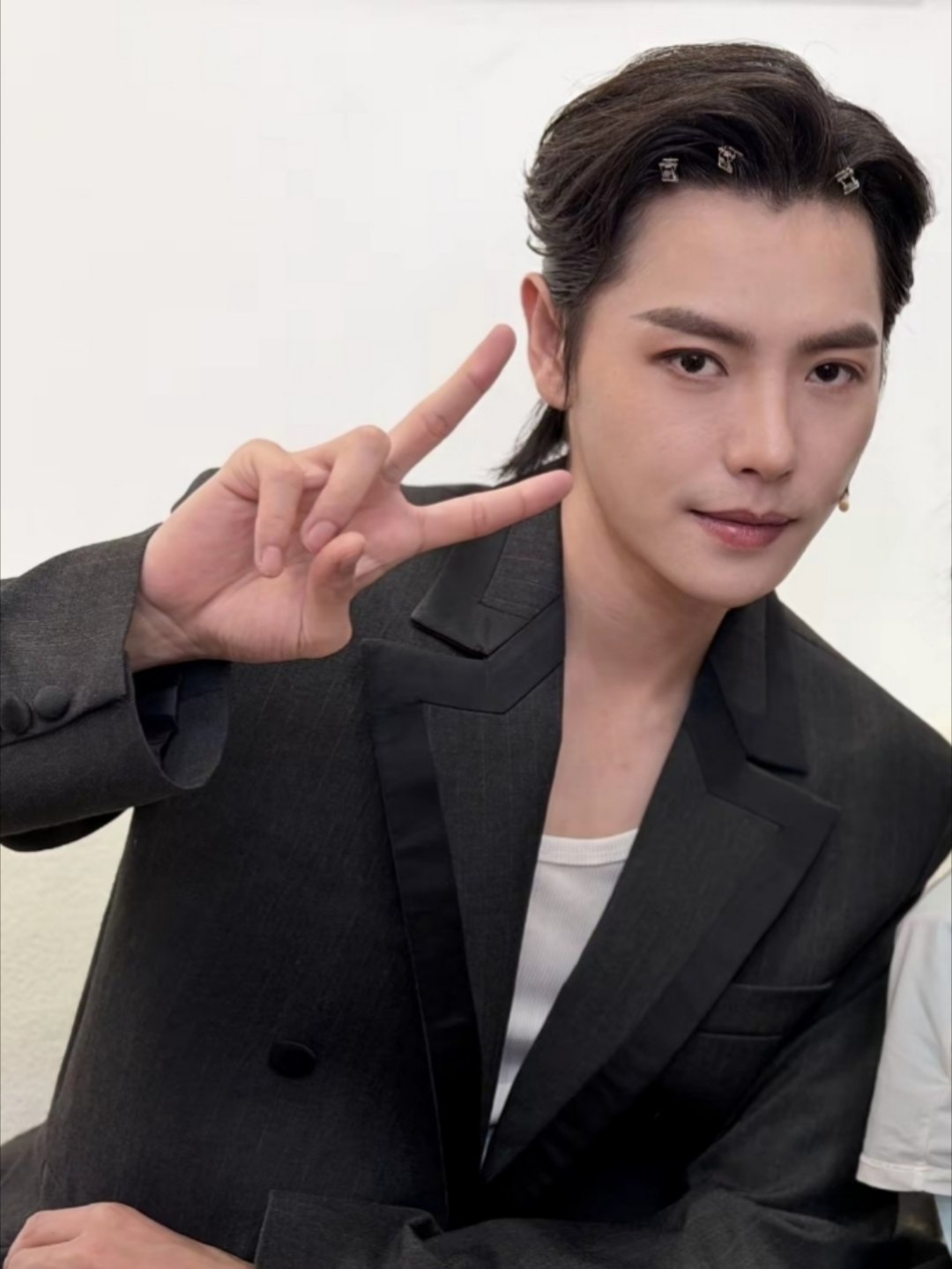 魔术师比耶✌🏻 