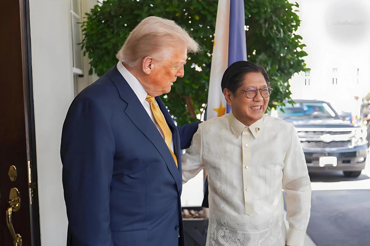 此前菲律宾海警侦察机曾搭载媒体记者在黄岩岛附近巡逻并遭中国驱离。此次事件同样计划