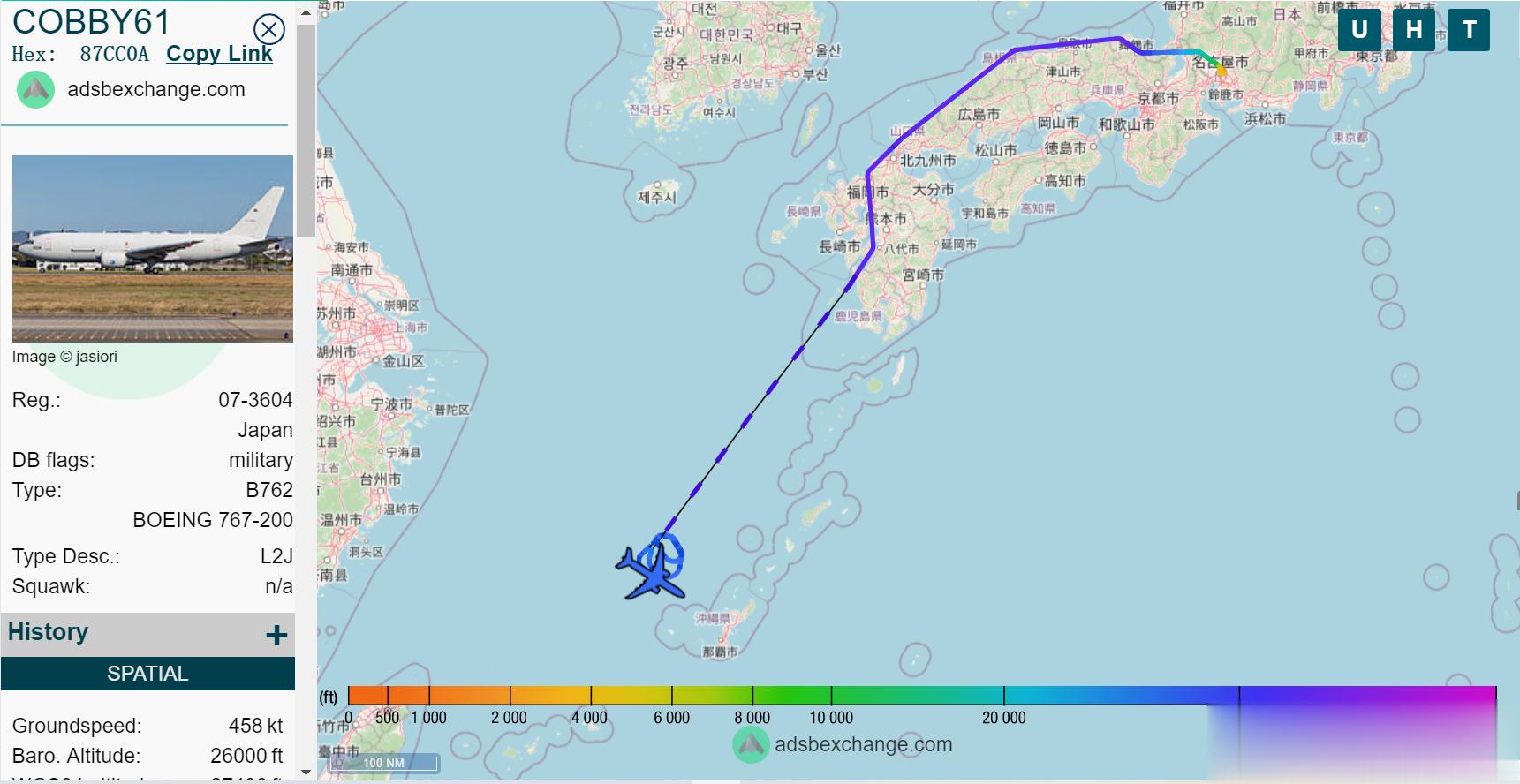 日本航空自卫队1架KC-767空中加油机今天上午在东海上空活动。 ​​​