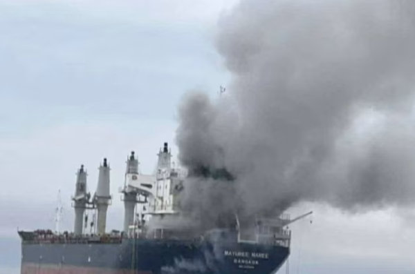 #伊朗否认允许印度油轮通过霍尔木兹#【伊朗“开绿灯”，允许两艘印度油轮通过霍尔木