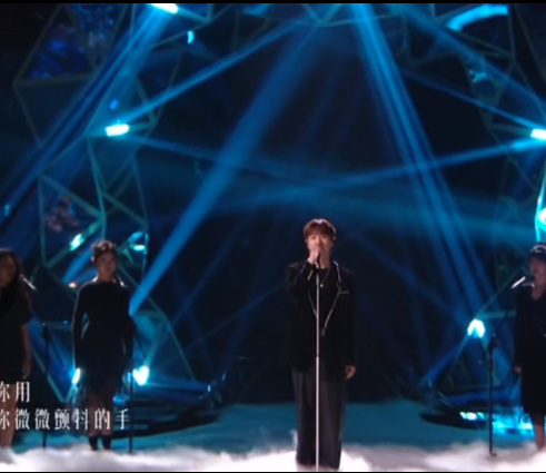 #汪苏泷 难听#汪苏泷这首歌选的有点吃亏呀，这首歌不太适合pk，歌倒是很好听[心