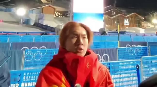 苏翊鸣疑似被日本裁判压分【苏翊鸣回应争议判罚：判罚是完全公平的】北京时间2月8日