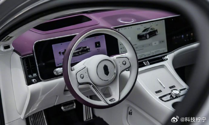 尊享非凡，驾驭智能——感受前所未有的舒适与精准操控。超越迈巴赫的奢华体验，尽在您