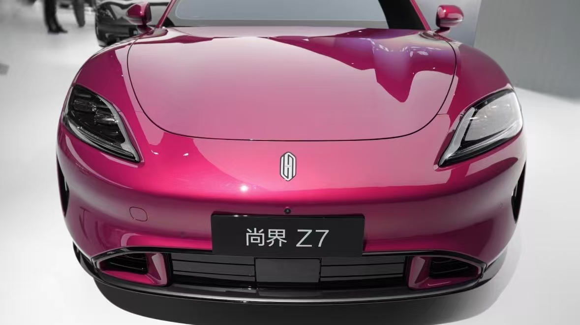 尚界Z7双车开箱首发这次尚界Z7和尚界Z7T双车的颜色我是真的纠结。轿跑专属的电