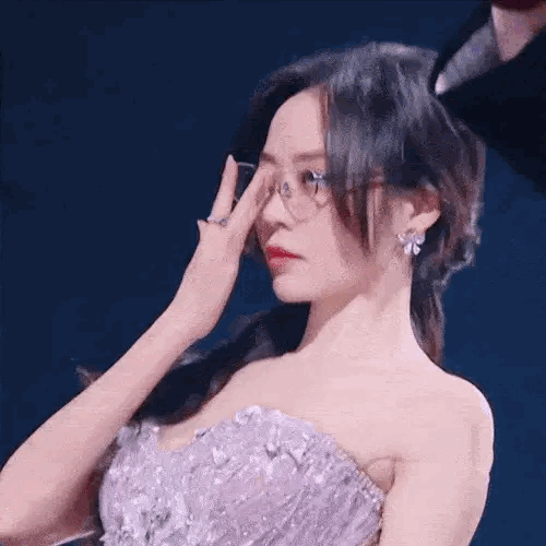 张靓颖 九万字又纯又欲，宅男看了尖叫，女生看了也大叫 ​​​