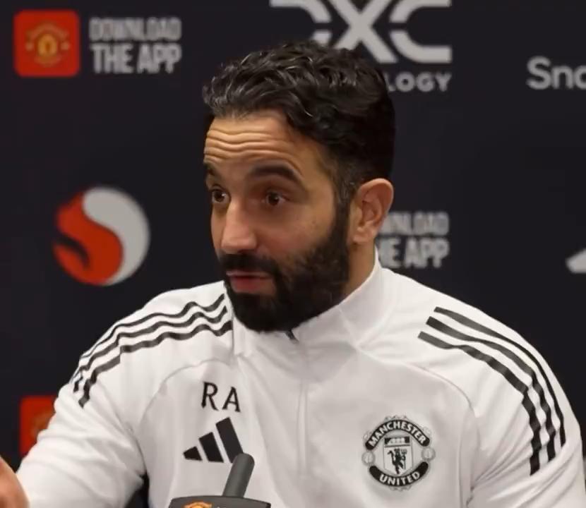 【没这三人当然难办】对阵利兹联的赛前，阿莫林谈三位核心球员的缺阵：“同时失去阿马