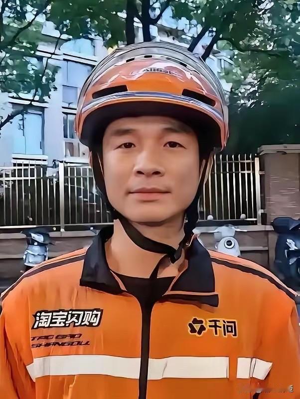 爆燃全网！上海42岁外卖员潘兆斌，用一辆送餐电动车和一身孤勇，在生死瞬间改写了一
