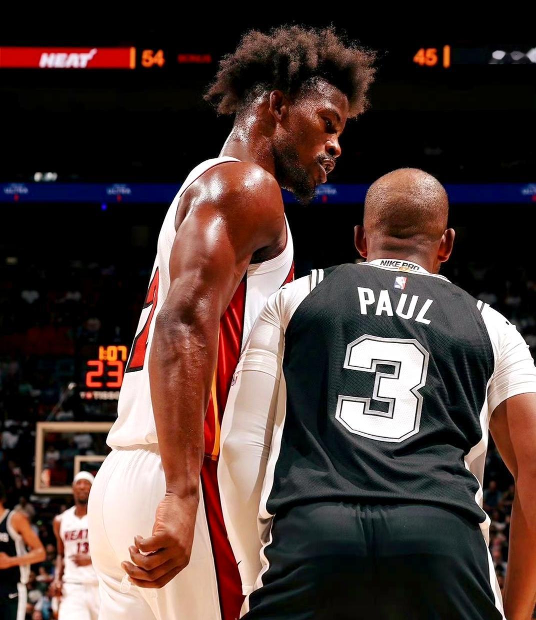 保罗和巴特勒的经历证明替补打爆首发这件事不可取！

快船球员科林斯透露保罗在训练