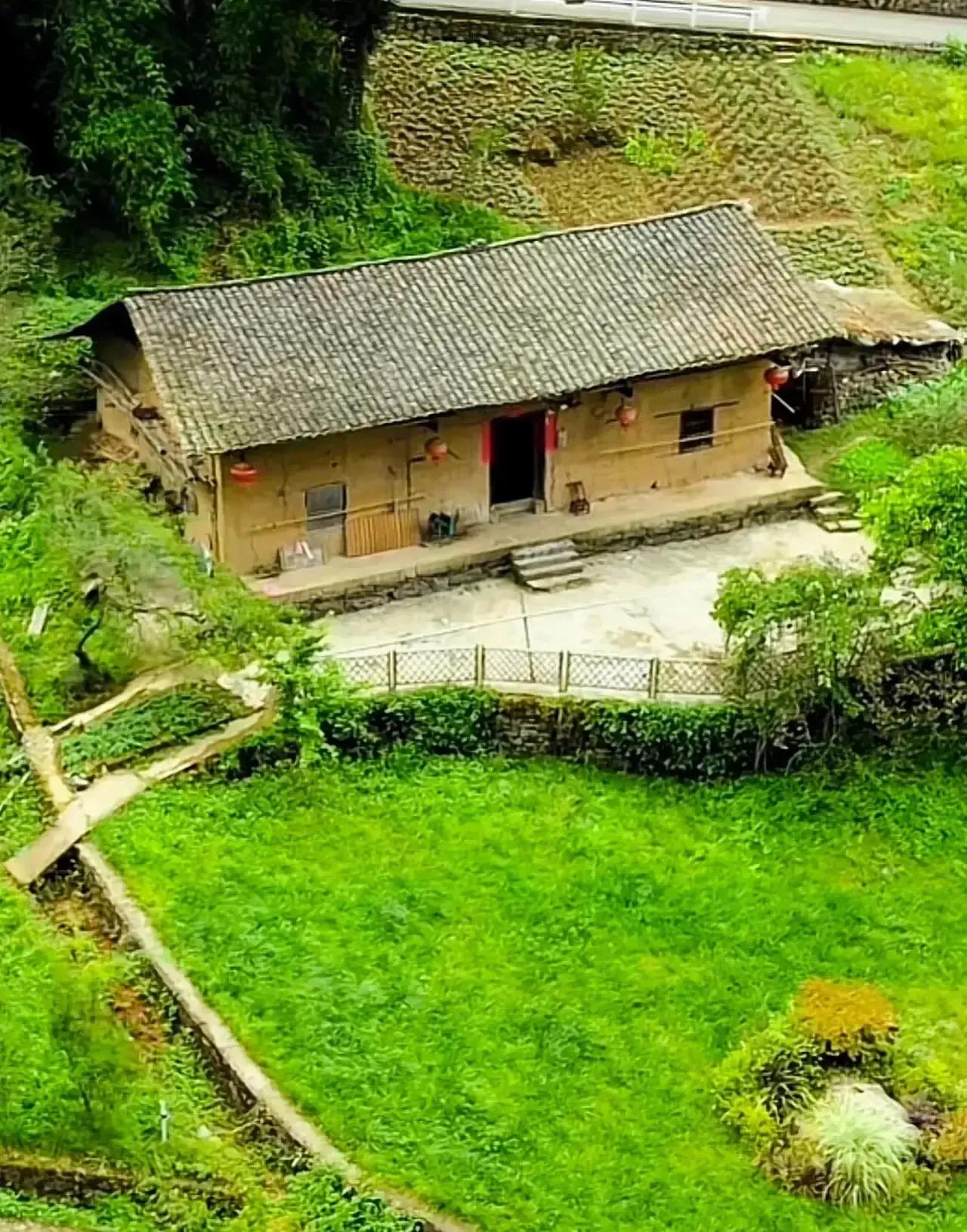 这样的田园生活，如何？
如果让你住在这里！
不许看电视，玩手机，没有任何娱乐活动