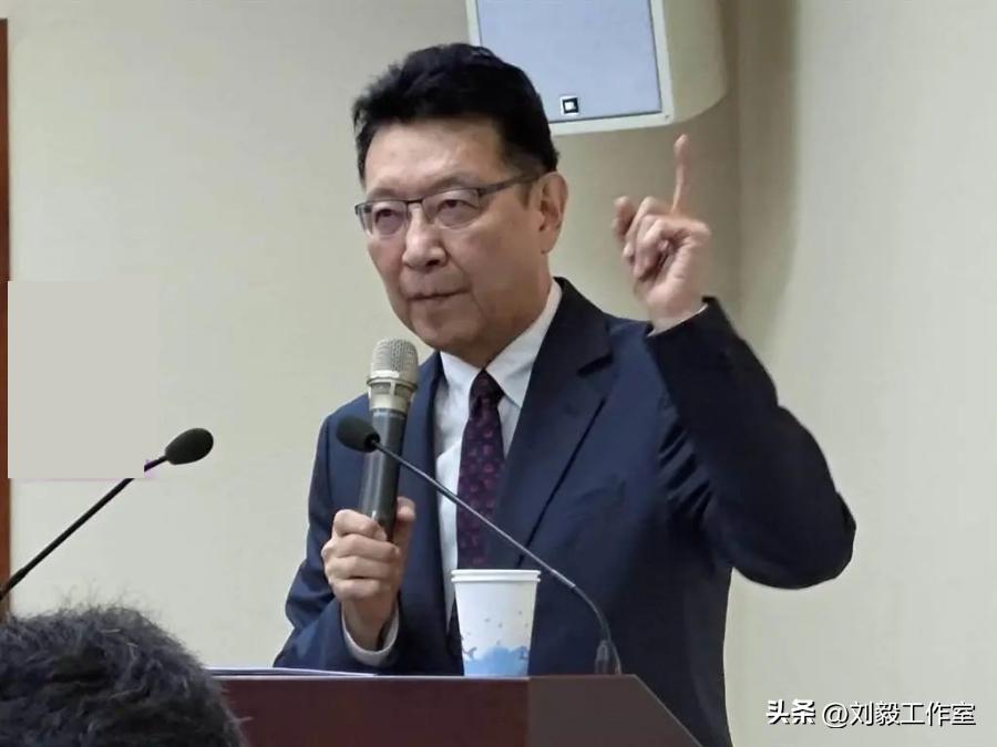 赵少康发文说: 台湾大多数的人都希望两岸和平，都希望两岸能够对话。台湾虽小，但是