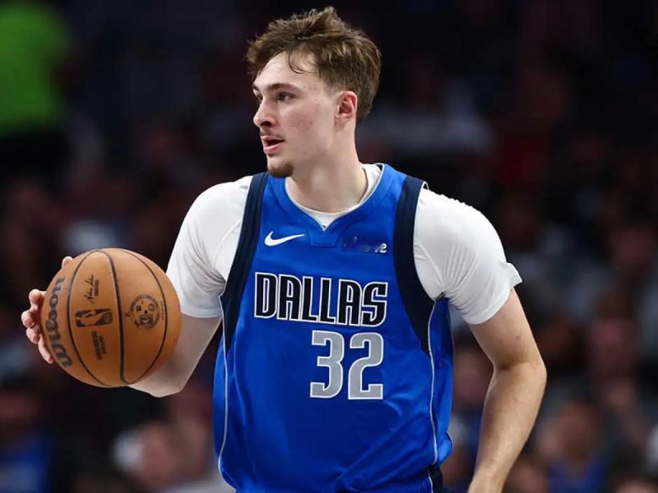 根据ESPN资深记者Tim MacMahon透露，独行侠老板杜蒙已经和总经理尼科